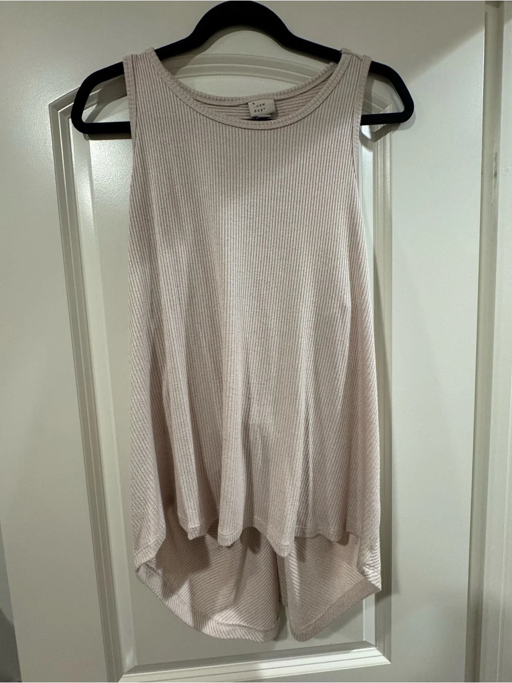 Effortlessly Chic Ribbed Twist-Back Tank - Soft & Versatile XL